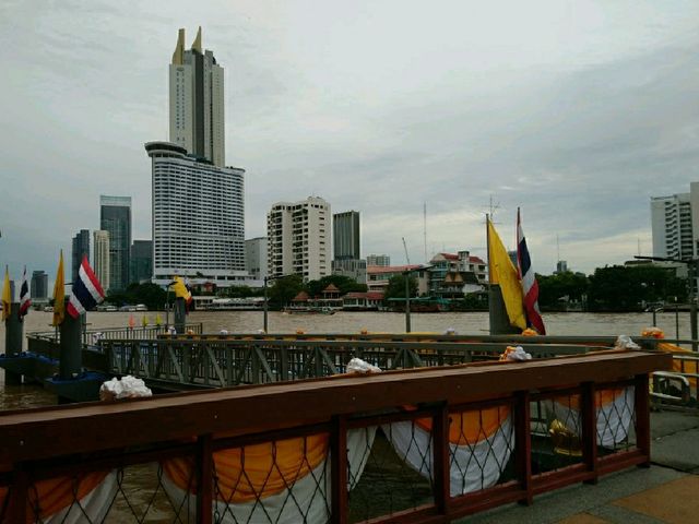 ท่าเรือที่สวยที่สุด..ริมแม่น้ำเจ้าพระยา