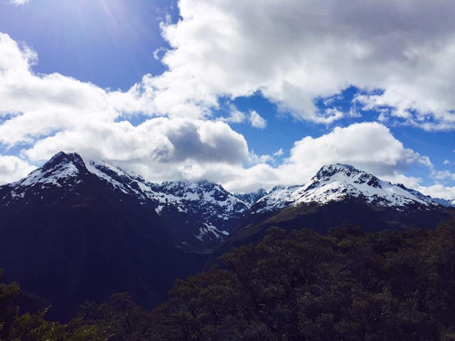 📍紐西蘭南島。米佛峽灣步道賞雪｜Lake Marian 