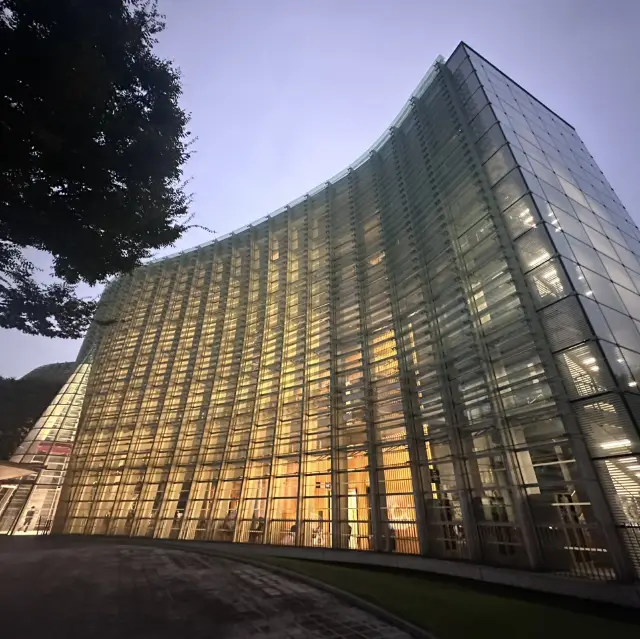 You can't forget the beauty of Tokyo.