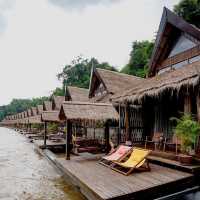 ที่พักริมน้ำกาญจนบุรี