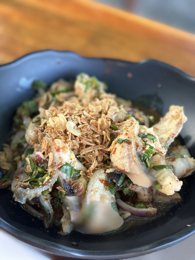 🥘อิ่ม อร่อยที่ นัดพบริมโขง แล้วเดินชิลยามเย็น✨