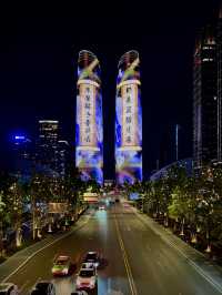 ตึกสูงทรงคู่🗼🗼จอ LED รอบตึกที่สวยและอลังการ