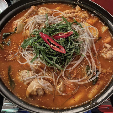 韓国】韓国の辛い鍋やとつまみが人気の居酒屋 | Trip.com 広津区