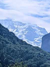 擁有72條瀑布的瑞士美麗小鎮：勞特布龍嫩 Lauterbrunnen