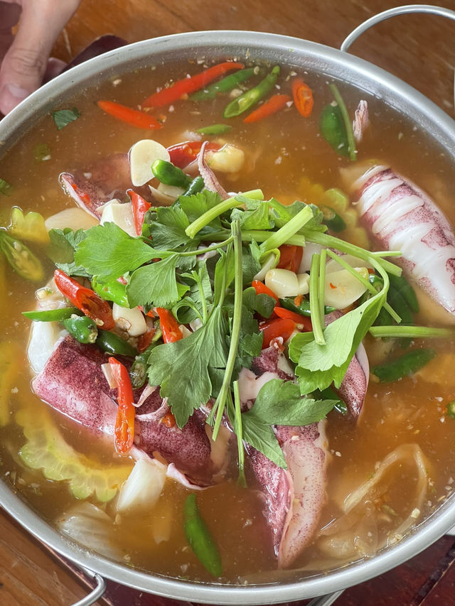 ทริปเขาใหญ่ พักพูลว่ลล่า 1 คืน กินฉ่ำๆ