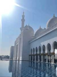 An awesome visit to this beautiful mosque sheikh zayed 💜