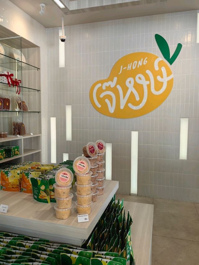 Mango-themed Desserts at Ta-Kra Fruit Cafe in Hat Yai