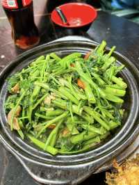 Savor the Warmth of Hing Kee: A Must-try Claypot Experience in Hong Kong