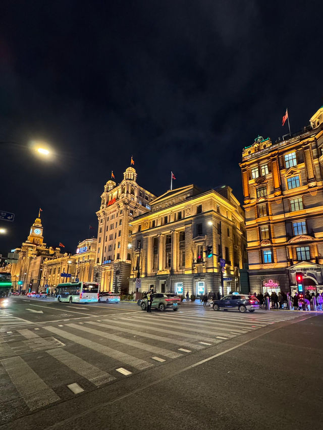 Shanghai’s Iconic Landmarks - Old Meets New