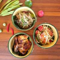 Makok House Cafe & Bar