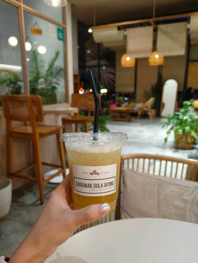 Relaxing Vibes at Oh Apong Café