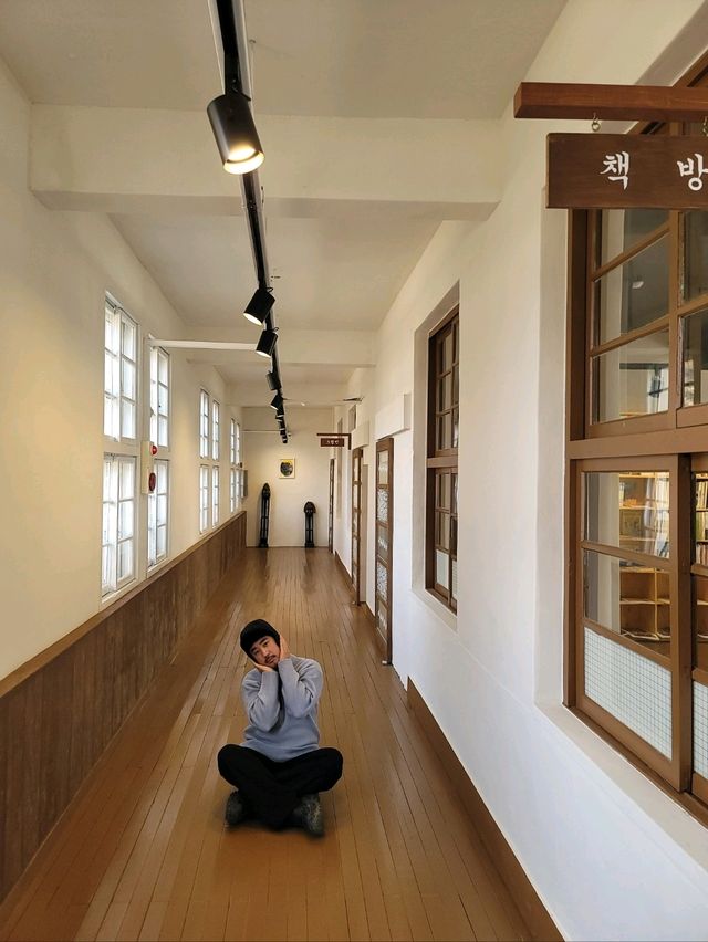 폐교 전체가 카페로 변신한 마이산 카페🧡