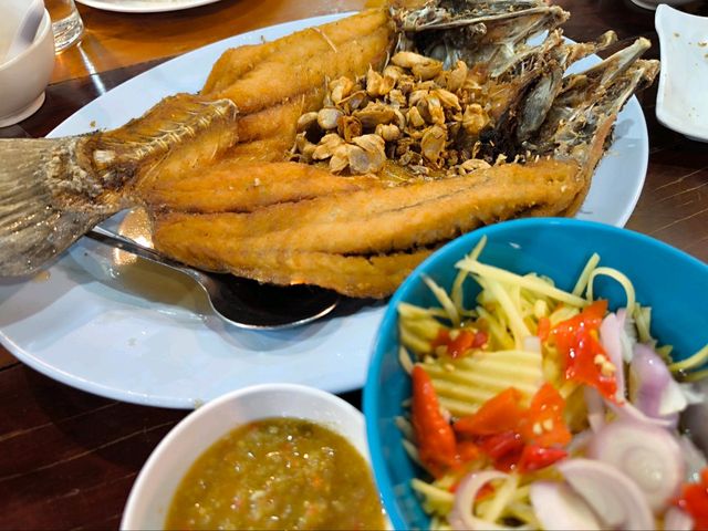 ร้านเป๋นปลาเป็น นครพนม
