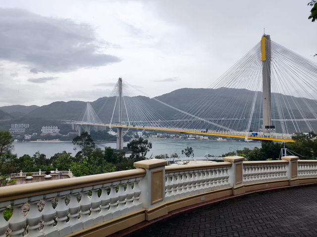 青馬大橋觀景台：情人節的壯麗浪漫
