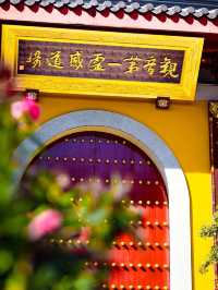 Fei Lai Feng & King Yun Shi: A Spiritual and Scenic Escape in China