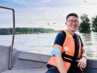 “Soar with the Eagles: Kuala Sepetang’s Thrilling Boat Ride & Feeding Experience!”