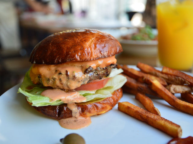 Relaxing Café Vibes at bakuro COMMON🍔