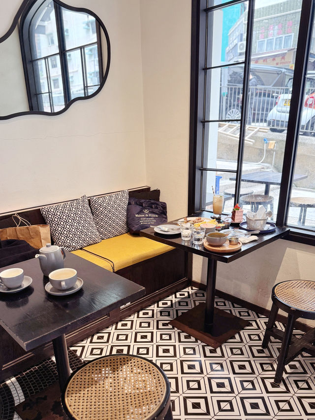 上環法式黑白簡約風格Cafe☕️