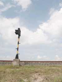 ถ่ายรูปที่แยกไฟแดง รถไฟลอยน้ำ เขื่อนป่าสักชลสิทธิ์