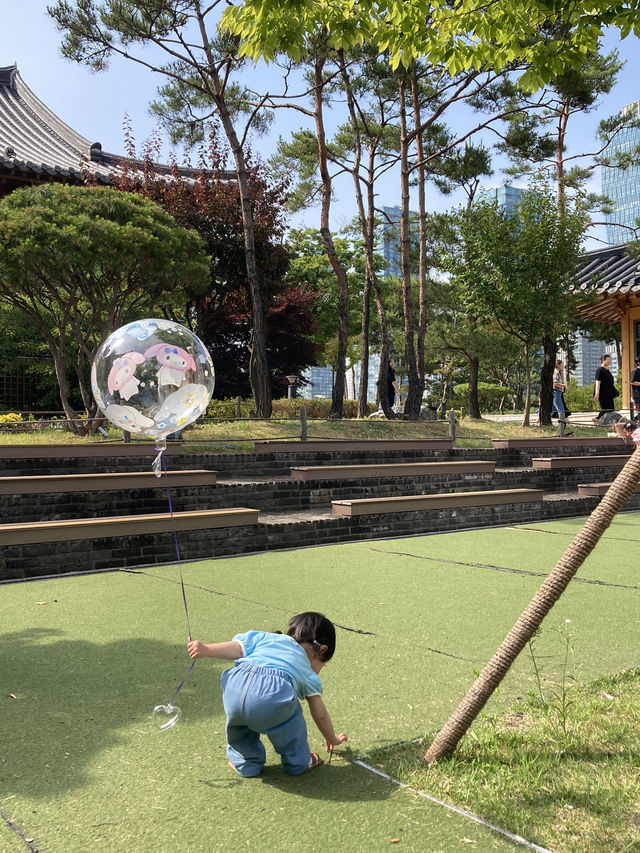 파란하늘, 초록풀, 한옥 멀리 가지마세요, 할리스 인천한옥마을점