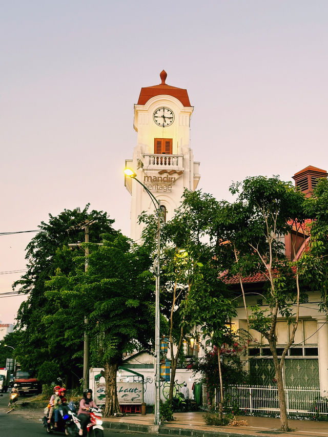 Surabaya’s Evening Charm: A Walk Through History
