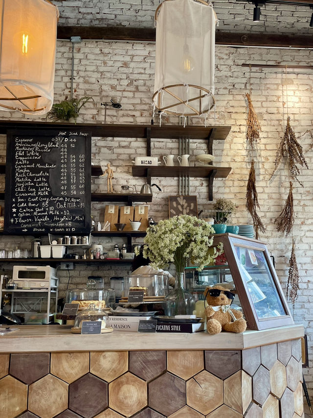 Formula B Cafe 📍Luang prabang 🇱🇦Lao