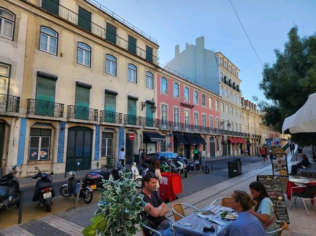 [🇵🇹リスボン] 黄色の路面電車が走る街を歩く