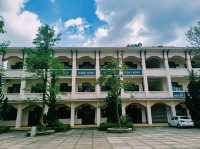 越南大叻市中心著名大學校區景點：Trường Cao Đẳng Đà Lạt，歐式園林藝術風格設計校區，適合打卡拍照📸
