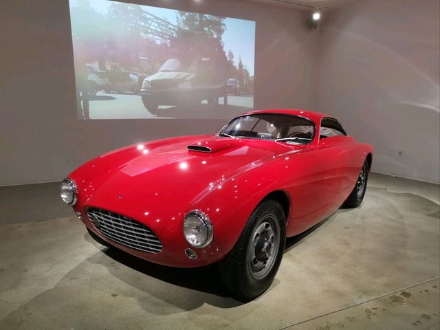  A Paradise for Car Lovers – My Unforgettable Visit to the Petersen Automotive Museum