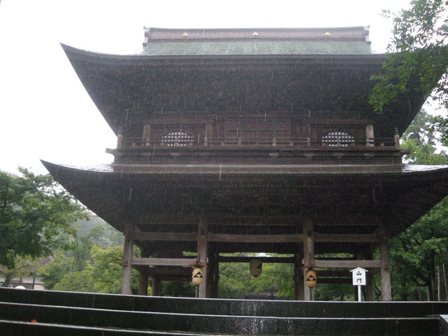 静けさと歴史が息づく鎌倉の名刹「建長寺」で心ととのうひととき