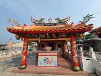 Chong Long Gong Temple: Where Dragons Dance & Curry Puffs Reign Supreme🐉🔥