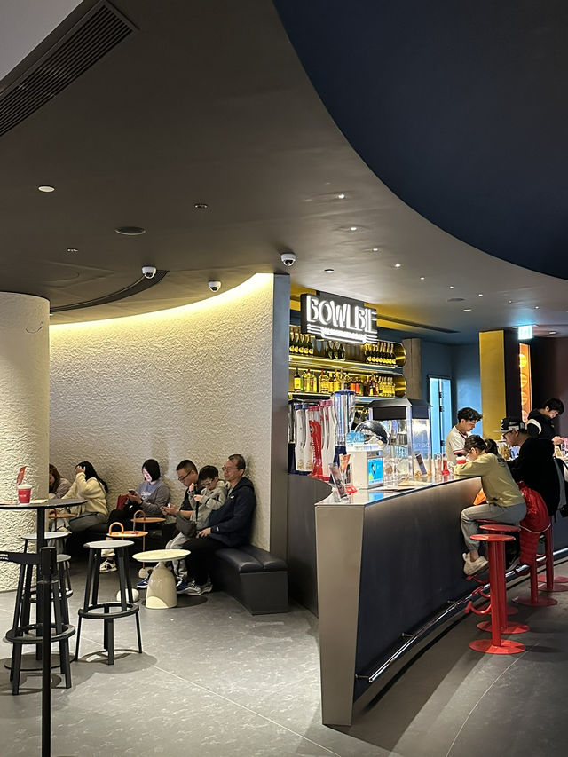【啟德零售館】全新保齡球場🎳40條賽道同朋友決一高下