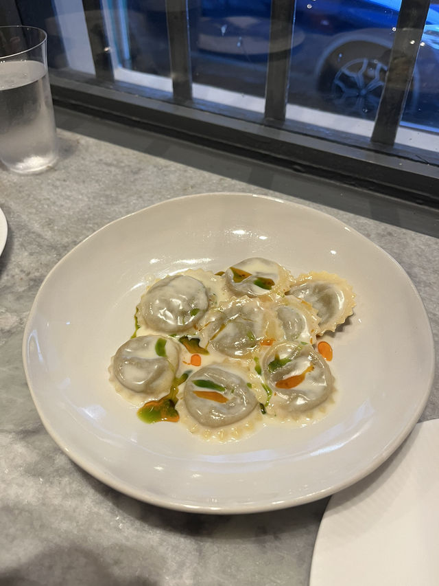 Viral Italian pasta bar 