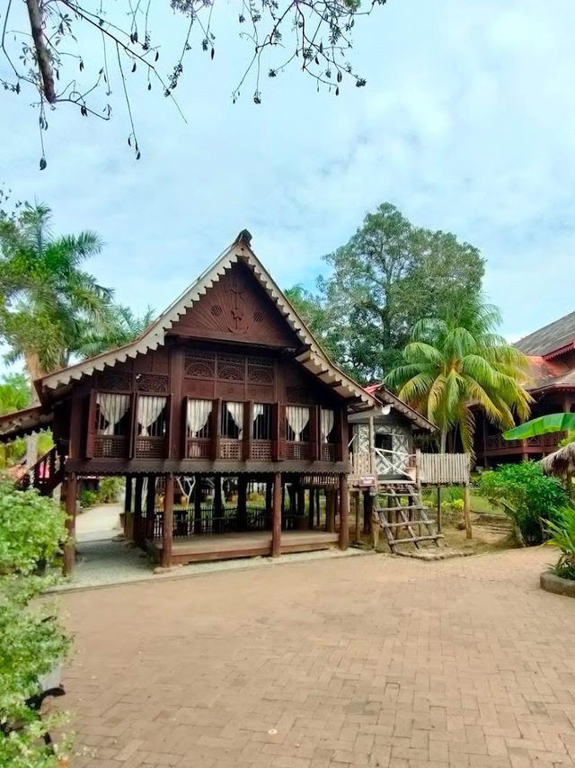 “The Legend Lives On: Discovering the Mystery of Makam Mahsuri in Langkawi”
