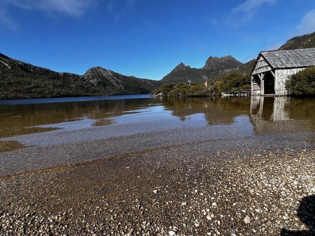 Explore the beauty of Cradle Mountain Dove Lake