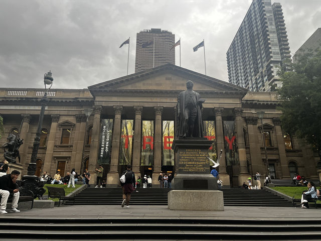Explore one of the world’s top ranked libraries in Melbourne 