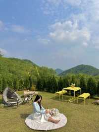 가족끼리 보내는 숲을 품은 고요한 자연에서의 하루 🕊️✨🌿