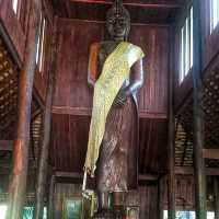 ไหว้พระและชมวัดสวยกลางป่า