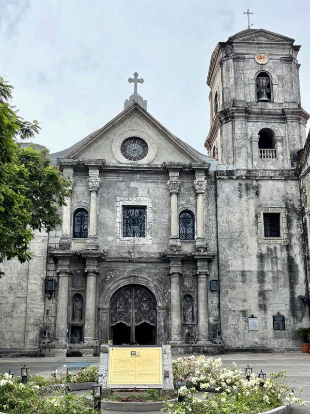 A Calm Day in Manila – Cobblestone Streets & Cathedral Quiet