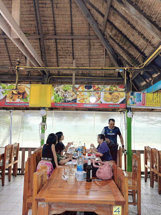 น้องหนึ่งซีฟู๊ด ร้านอาหารทะเล เด็ดๆ ที่แหลมแม่พิมพ์