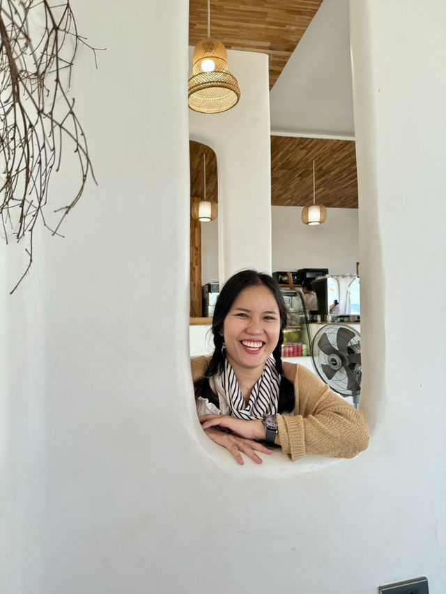  Kamari Cafe & Resort เกาะล้าน 