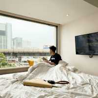 Yello Rooms Hotel ที่พักวิวรถไฟฟ้าสุดปัง