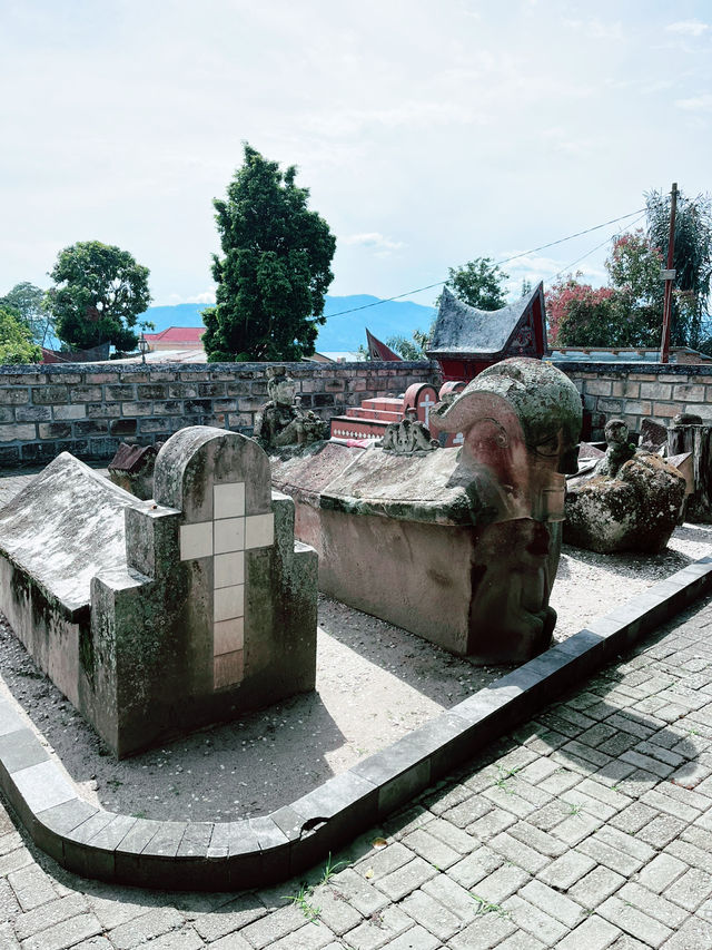 The Old Tomb of King Sidabutar: A Sacred Legacy on Samosir Island