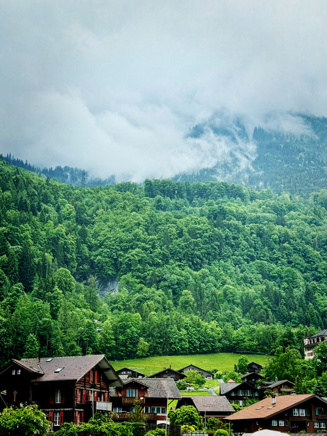Why the Lake Brienz Quay Experience Delights