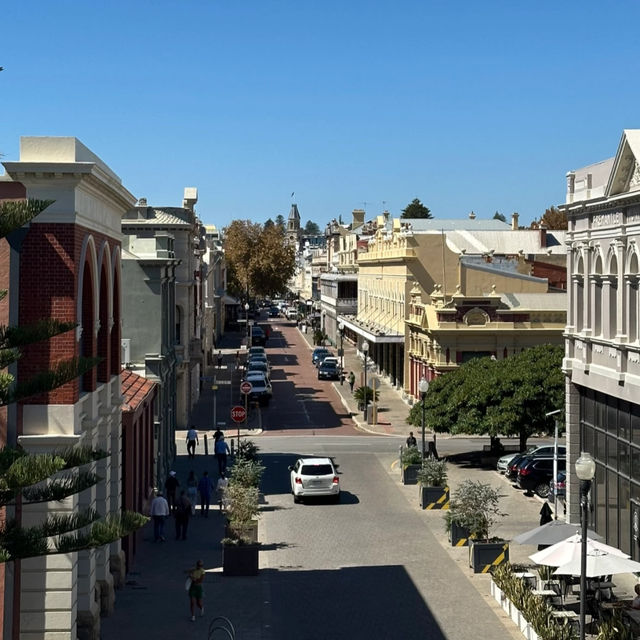 Perth's Fremantle: An Easy Train Ride to a Charming Coastal Town! 🚂🇦🇺
