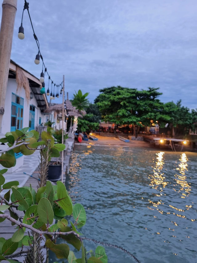 The Boathouse ที่พักฮีลใจ