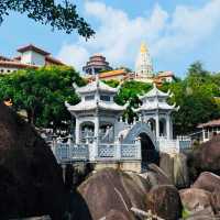 Kek Lok Si寺院：壮大な信仰の聖地と心の安らぎ