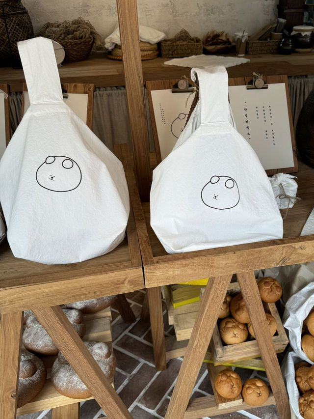 聖水で人気のくまさんベーカリー🐻