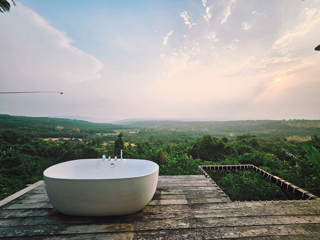 🌾 自然に囲まれたエコ農場ステイ「Khun Wa Farmstay」で、農業体験×癒しのひとときを。 家族や友達と一緒