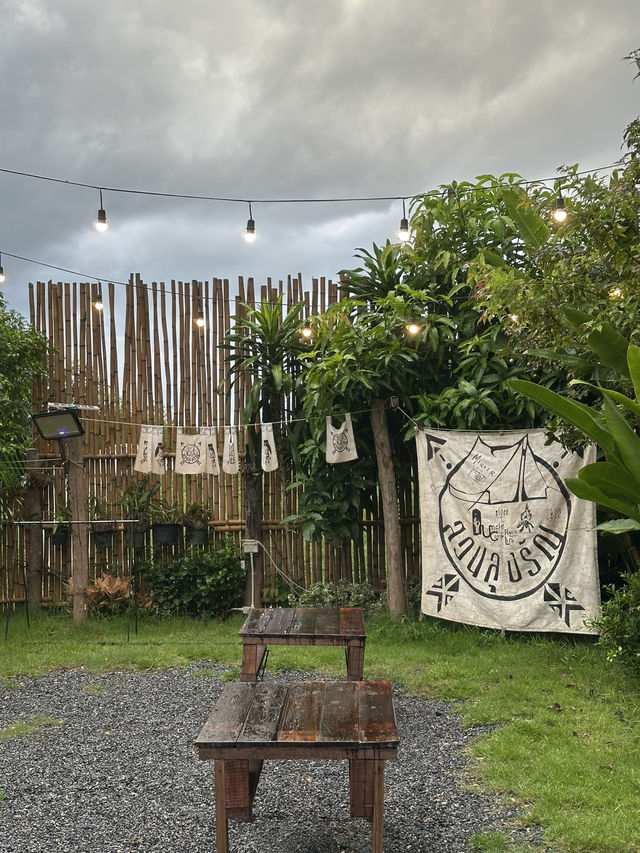 ร้านอาหารสไลด์เค้มป์ > สวนลุงรัญ น่าน